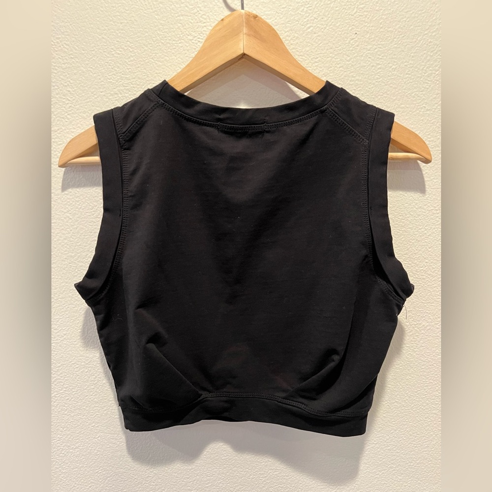 Arrive Guide Crop Top - Picture 3 of 4